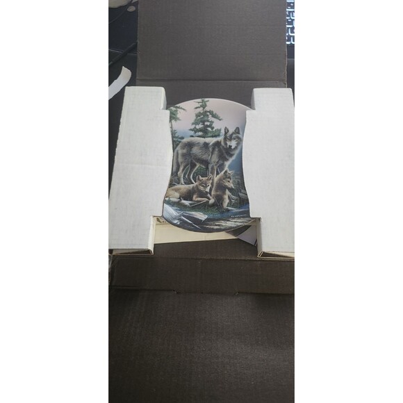 First Outing by Kevin Daniel Wolf Plate – Knowles 1984 Call of the Wilderness - Picture 4 of 6